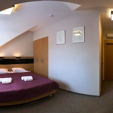 Karo Hotell 3*