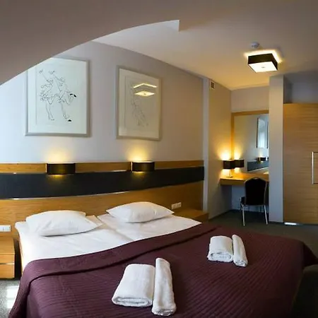 Hotel Karo 3*